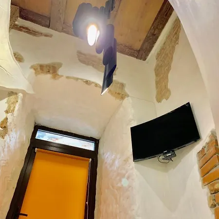 Appartement з сауною на площі ринок для 4 -х гостей - в еко стилі *