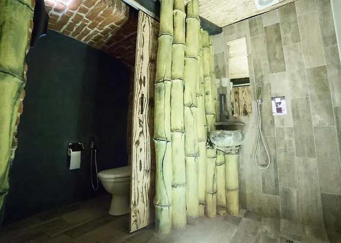 з сауною на площі ринок для 4 -х гостей - в еко стилі *